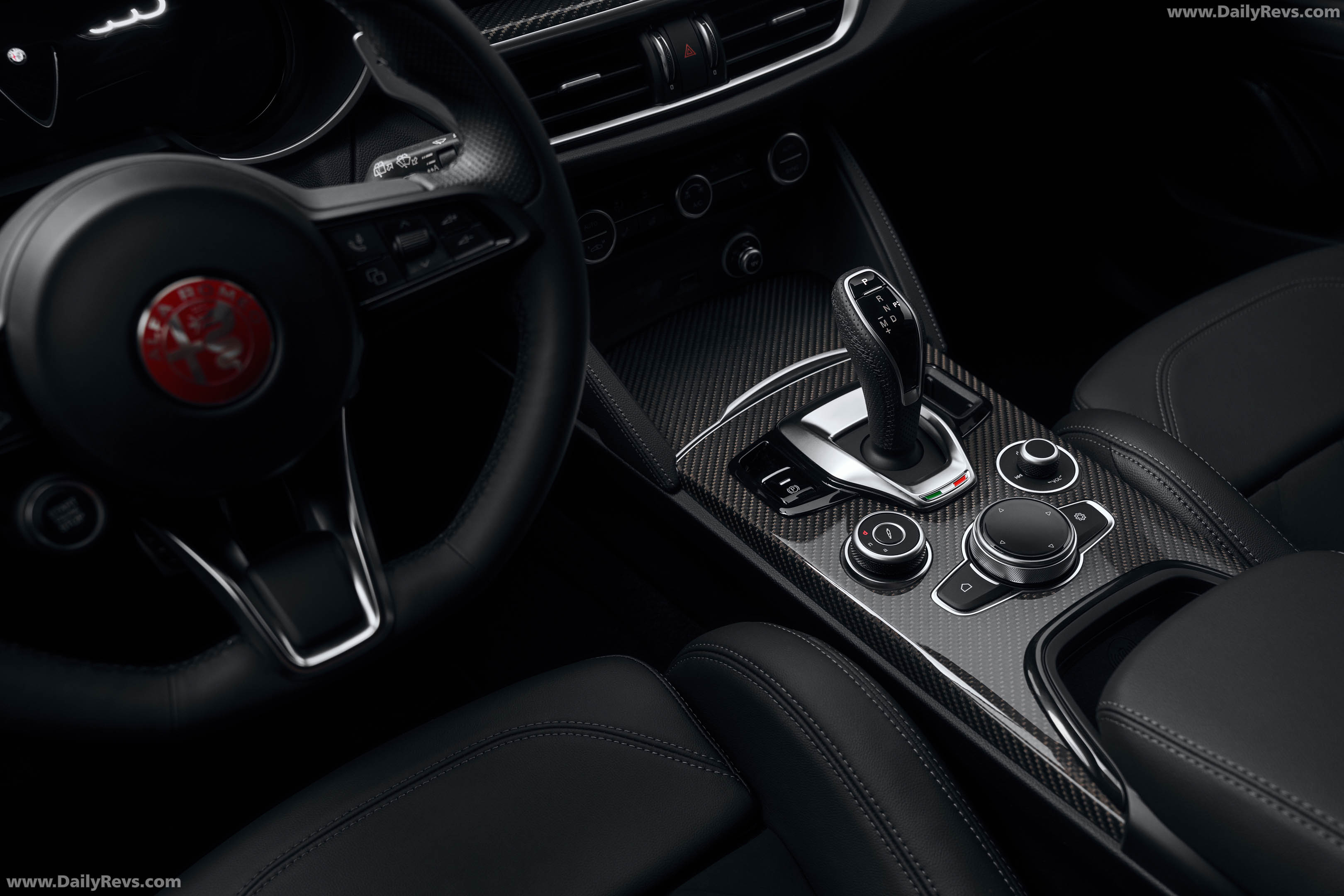 2027 Alfa Romeo Stelvio Luna Rossa Interior